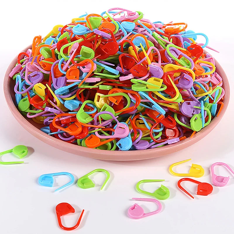 100-Piece Assorted Color Plastic Stitch Markers for Knitting and Sewing