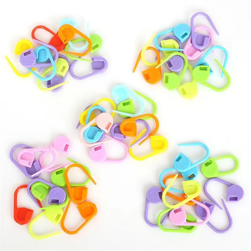 Versatile 100 Pieces Mini Locking Stitch Markers for Knitting and Crochet