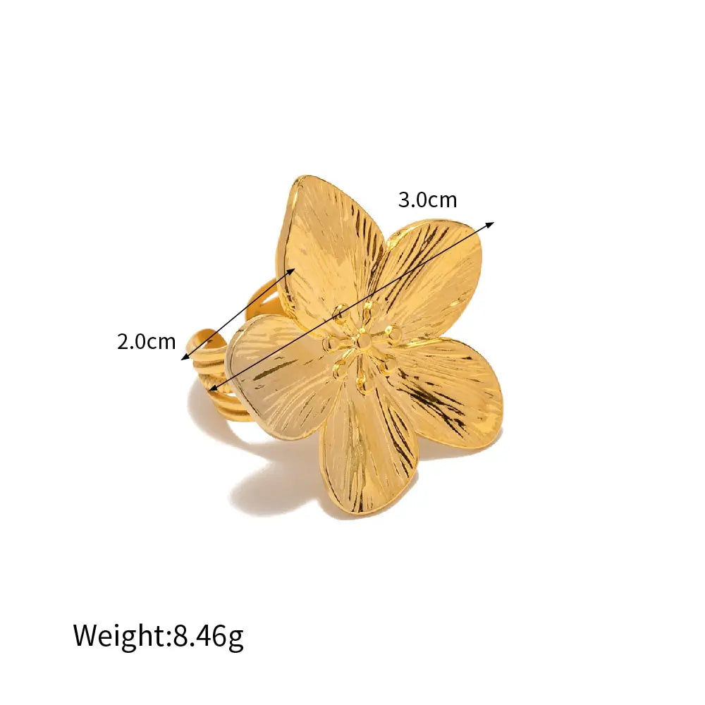 Elegant Stainless Steel Flower Ring for Women: Stylish Waterproof Fashion Jewelry