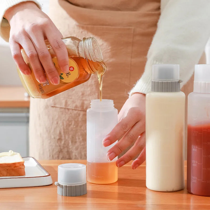 Portable Tomato Ketchup Squeeze Bottle for On-the-Go Flavor