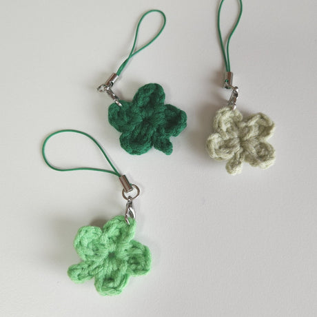 Handcrafted knitting four-leaf clover keyring