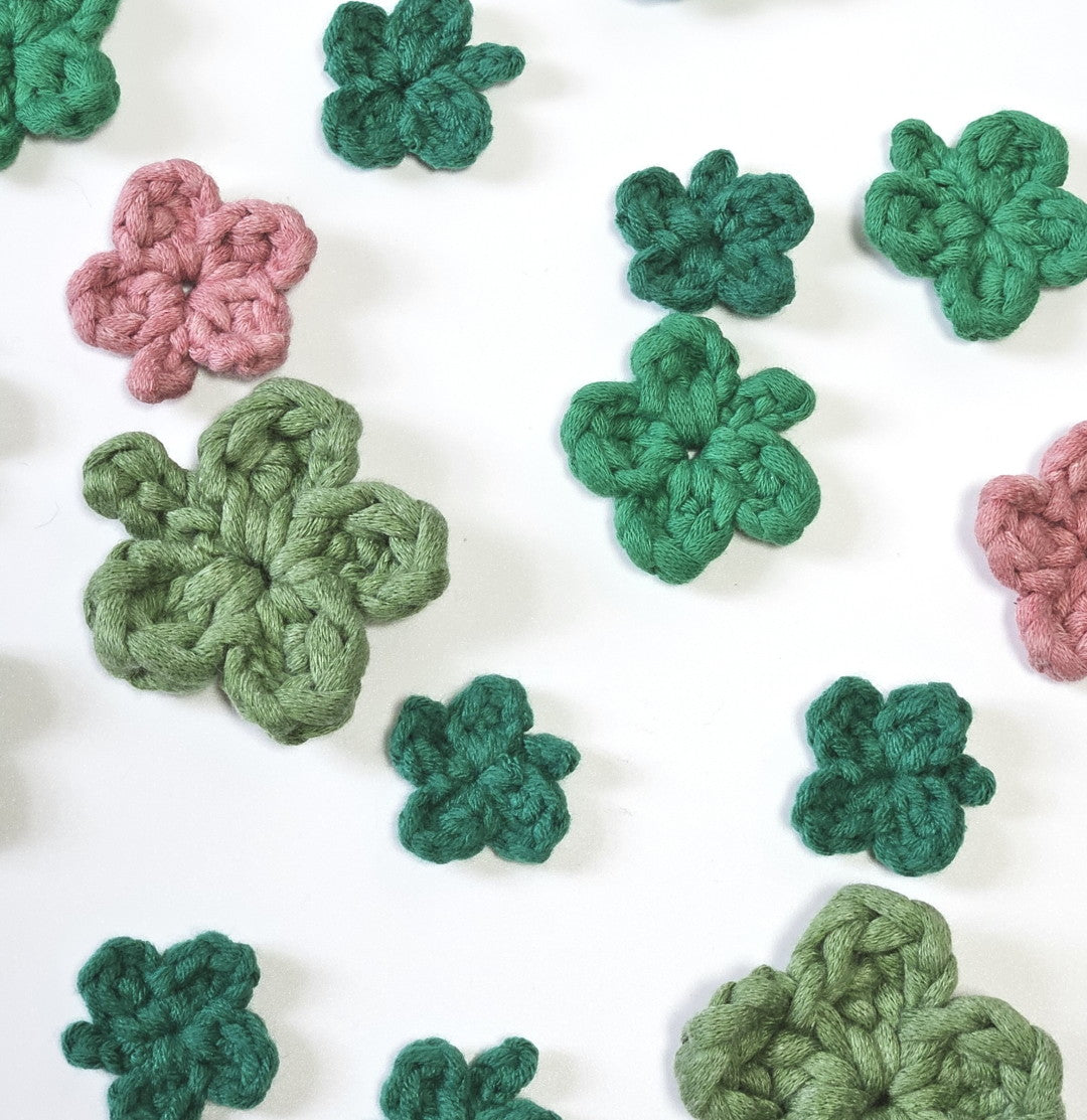 Handcrafted knitting four-leaf clover keyring